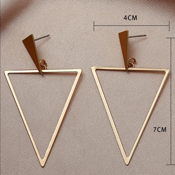 BNWT GOLD EARRINGS - Picture 2 of 2